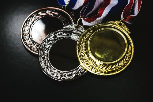 勝者の証（金メダル・銀メダル・銅メダル）の写真