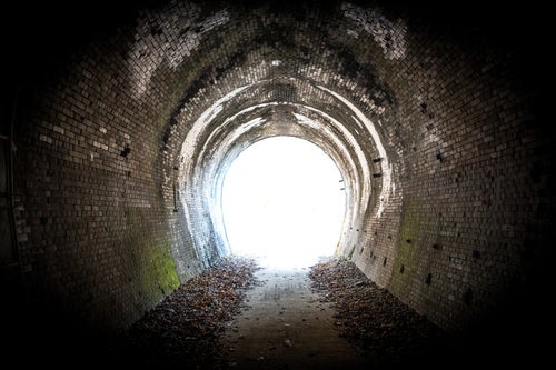 廃線トンネルを抜けての写真