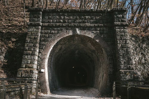 廃線トンネル入口の写真