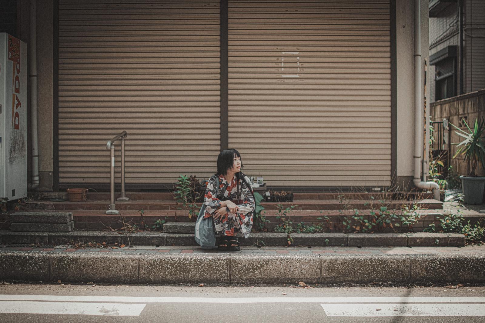 「約束してないから誰も来ない」の写真［モデル：緋真煉］