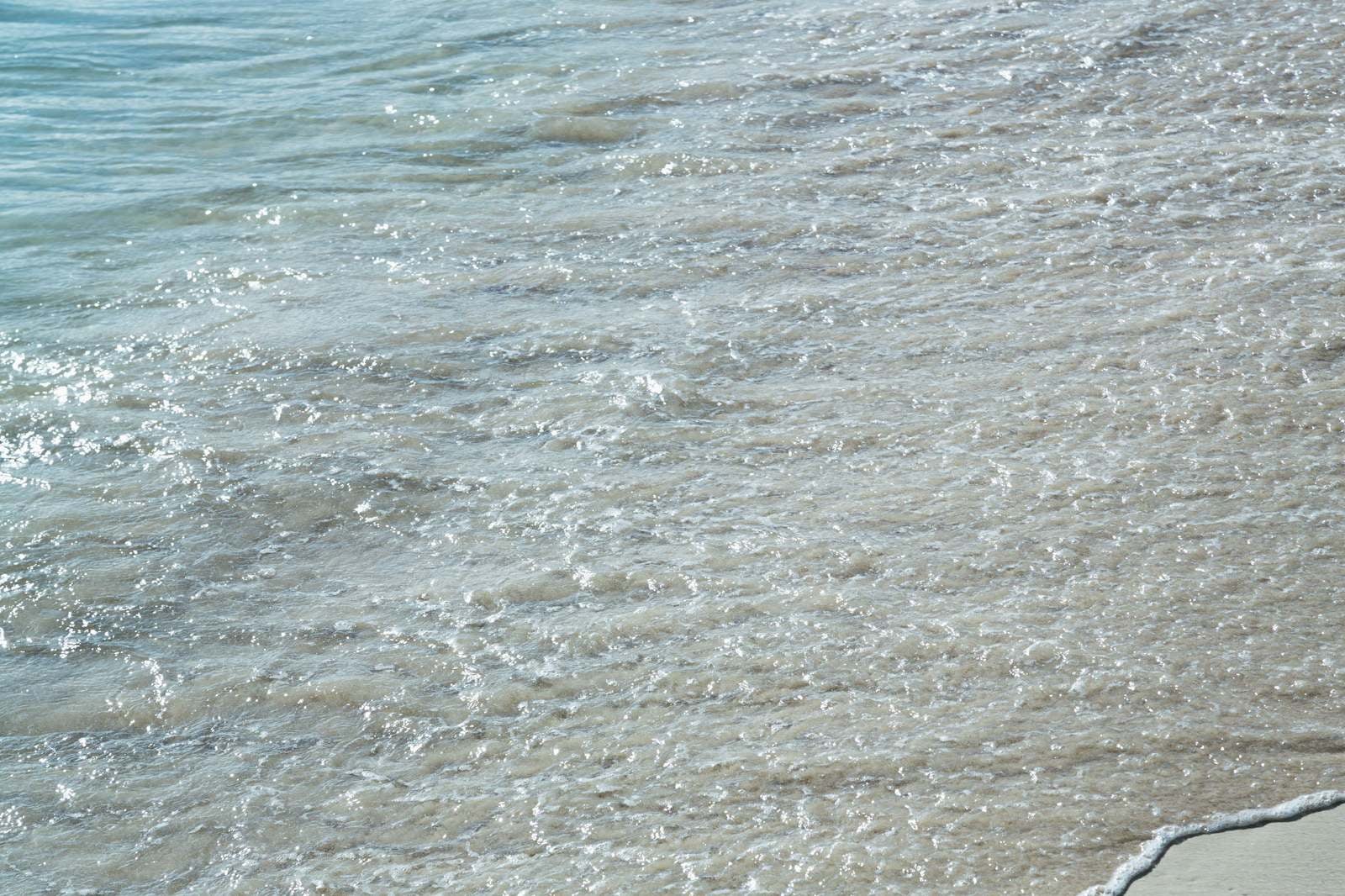 「宮古島の波打ち際」の写真