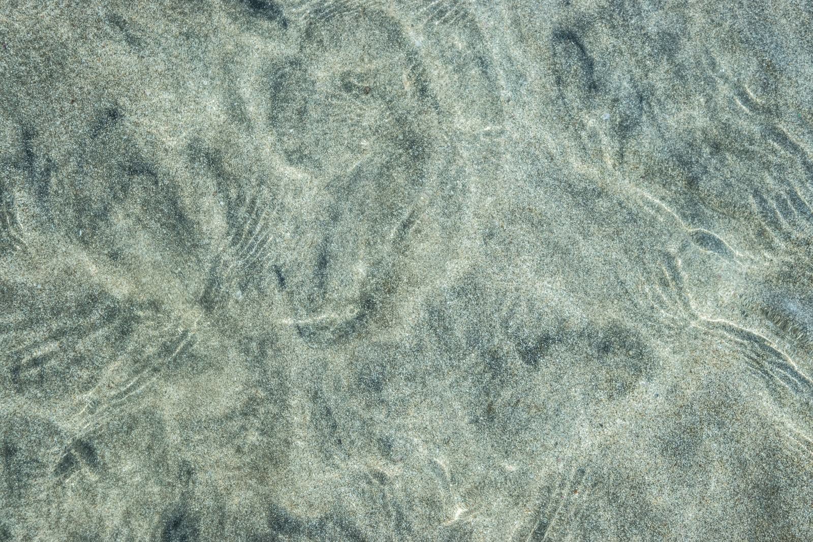 「海水と砂紋の模様」の写真