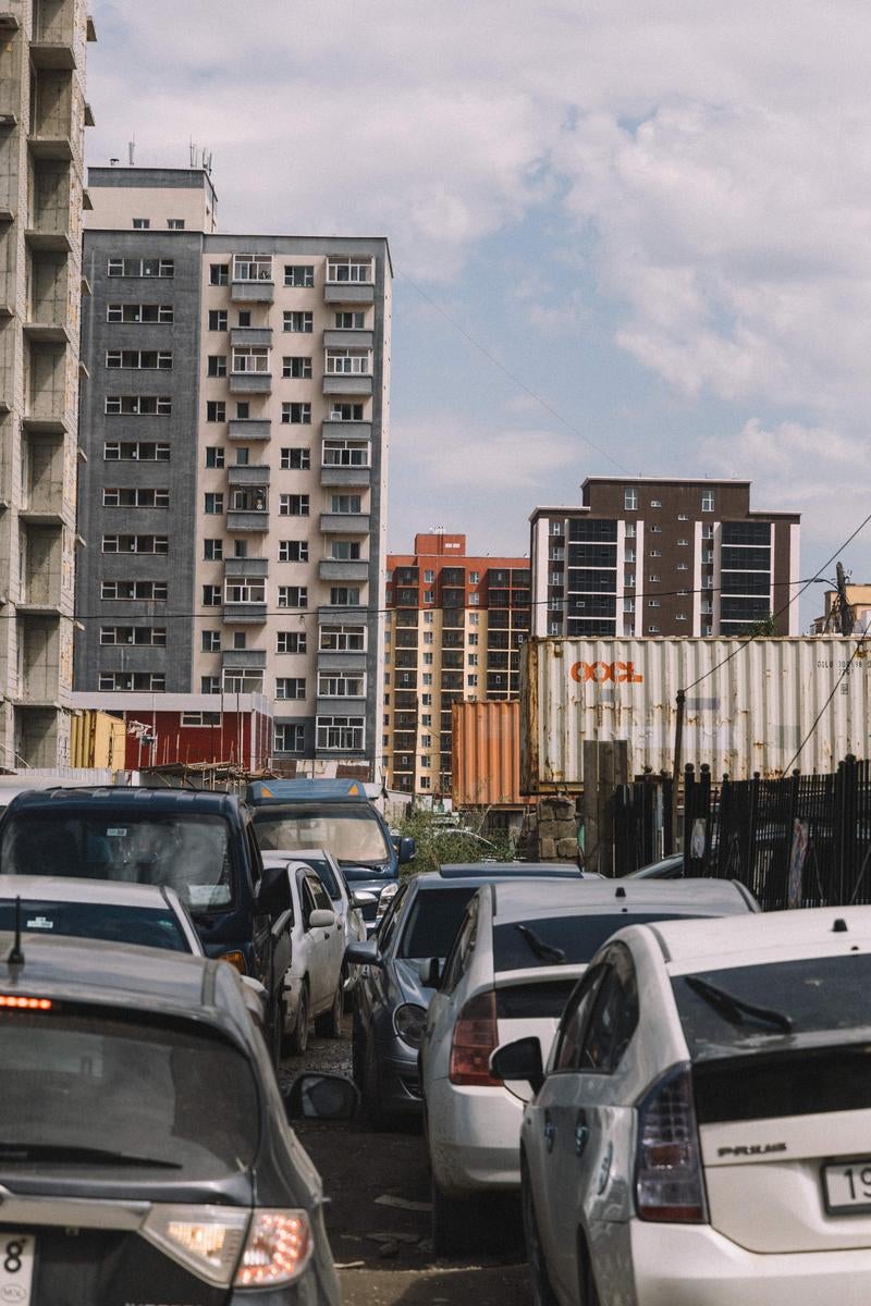 「モンゴルの喧騒と渋滞の風景」の写真