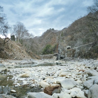 八ッ場ダムの水没予定の吾妻川の写真