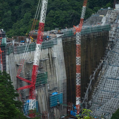 八ッ場ダムの建設現場の写真