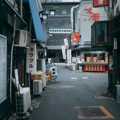 中野新仲見世商店街前の素材