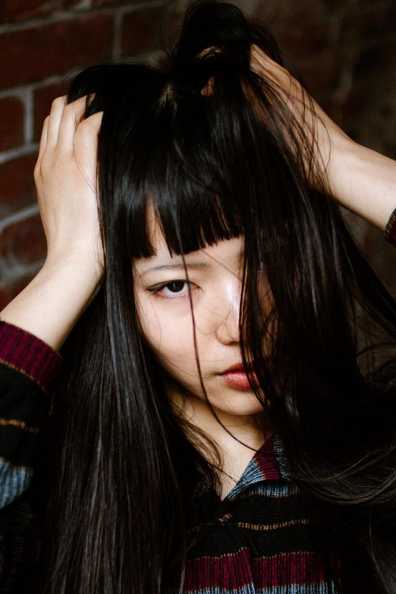 「頭の中に直接語りかけてくるのやめてもらえませんか？」の写真［モデル：なんこ］