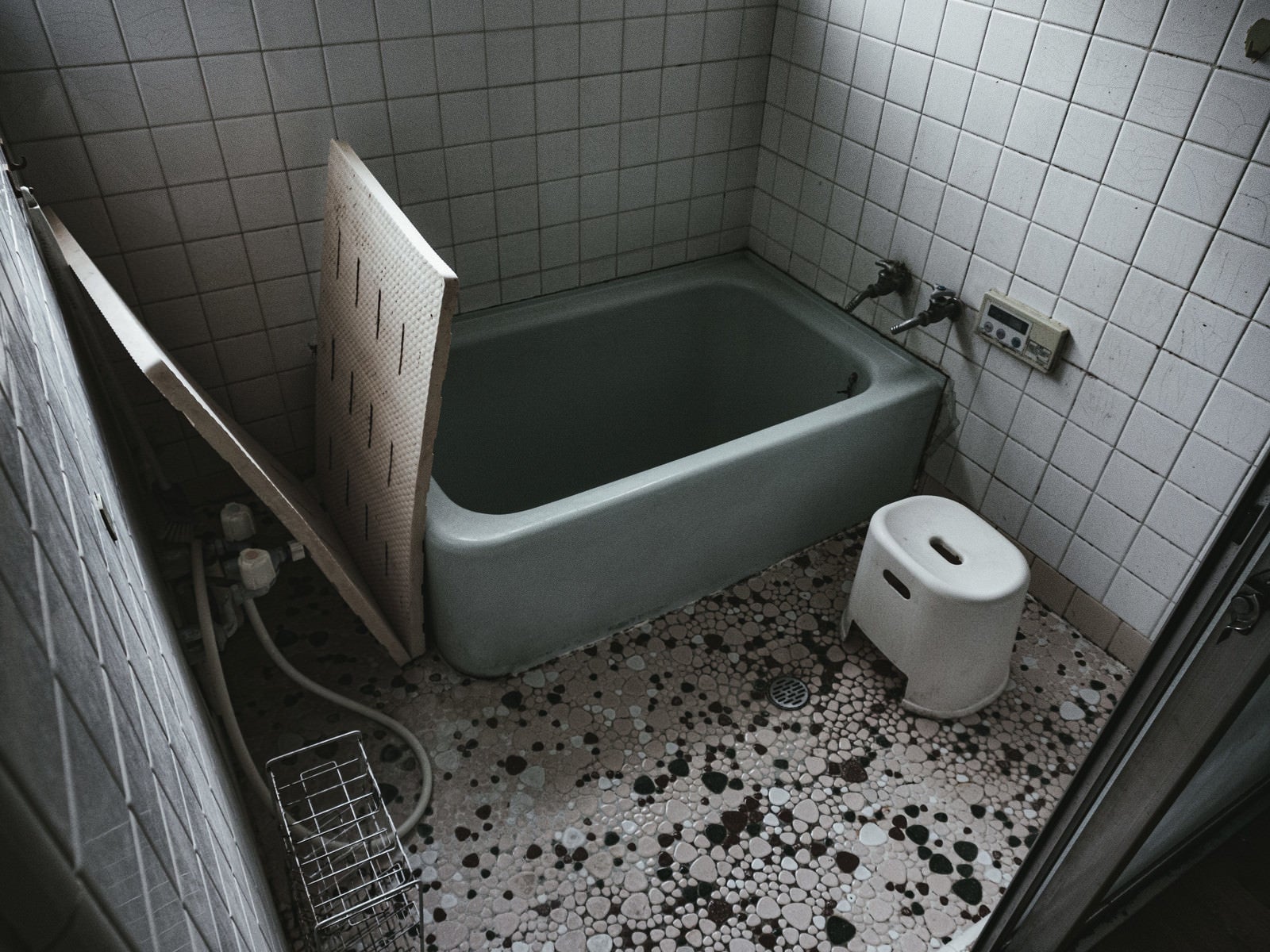 「昭和感漂うタイルのお風呂」の写真