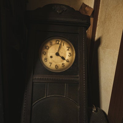 レトロな古時計の写真