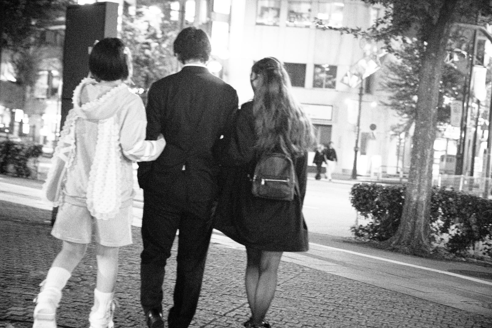 「モテモテの会社員、夜の街に消ゆ」の写真［モデル：大川竜弥 ラミエル 緋真煉］