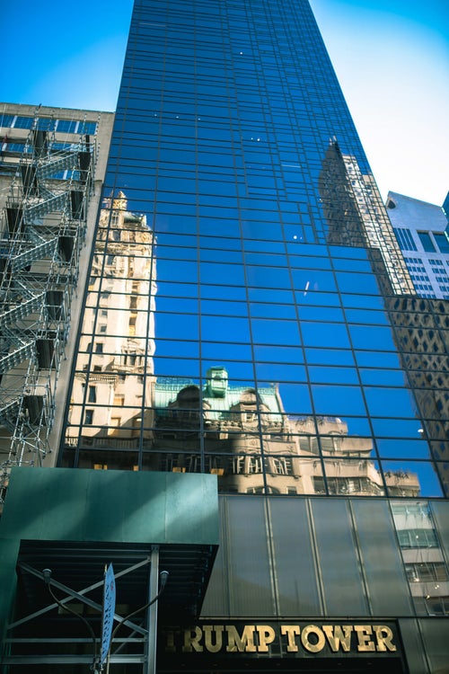 NY5番街のトランプタワーの写真