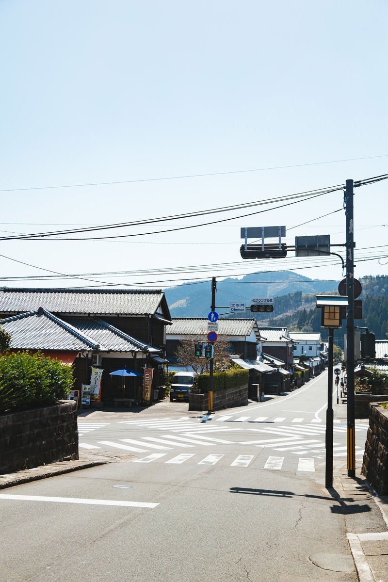 「日本で3番目に小さいスクランブル交差点（宮崎県日南市の大手門交差点）」の写真