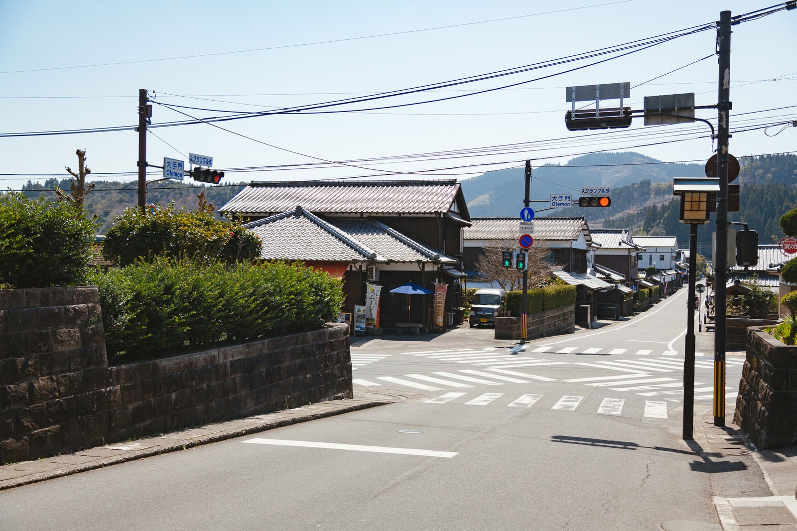 「小さなスクランブル交差点（宮崎県日南市の大手門交差点）」の写真