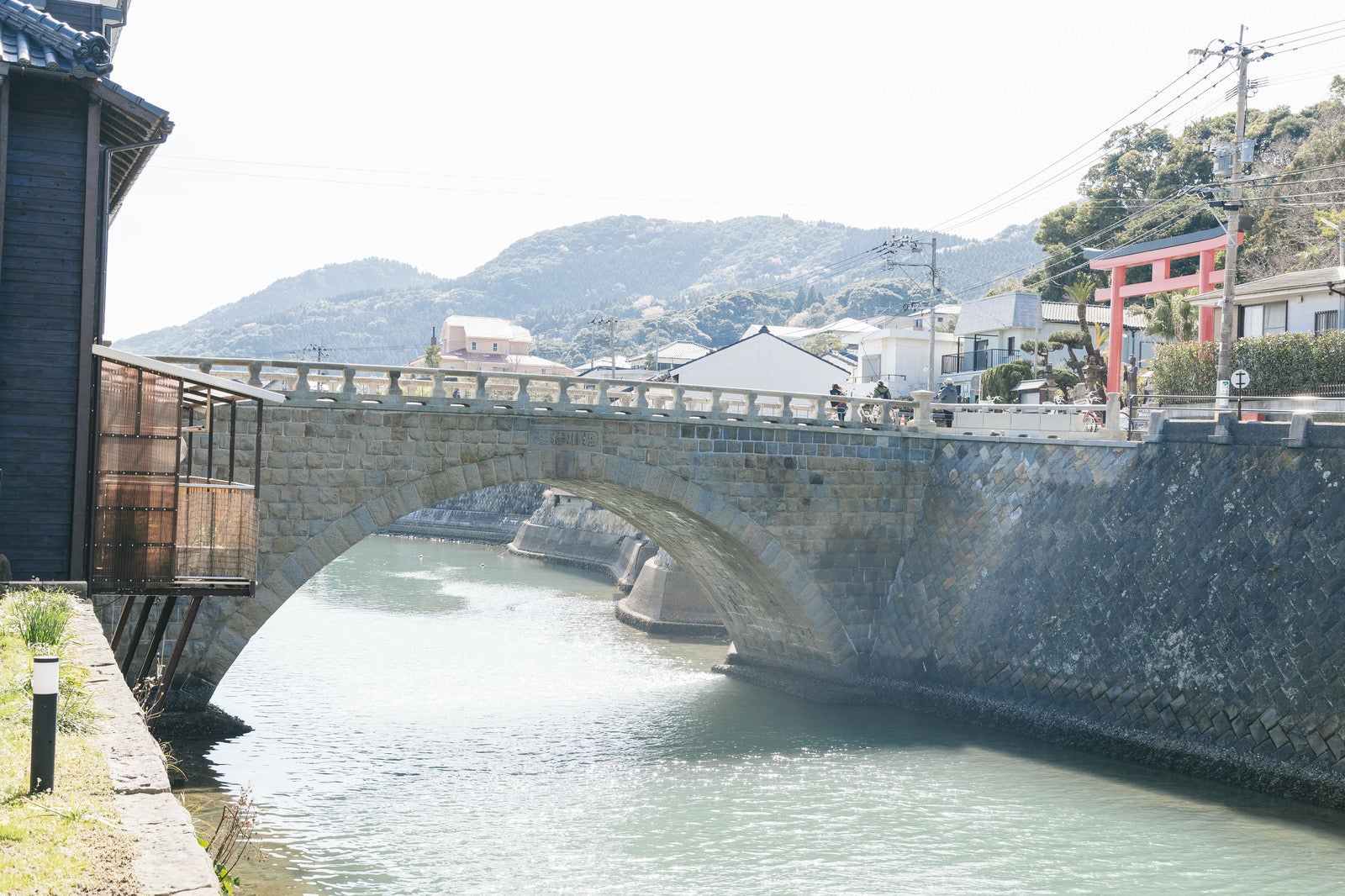 「堀川橋と乙姫神社の鳥居」の写真
