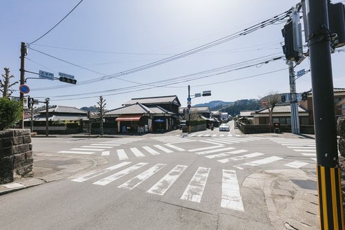 人がいない大手門のスクランブル交差点（宮崎県日南市）の写真
