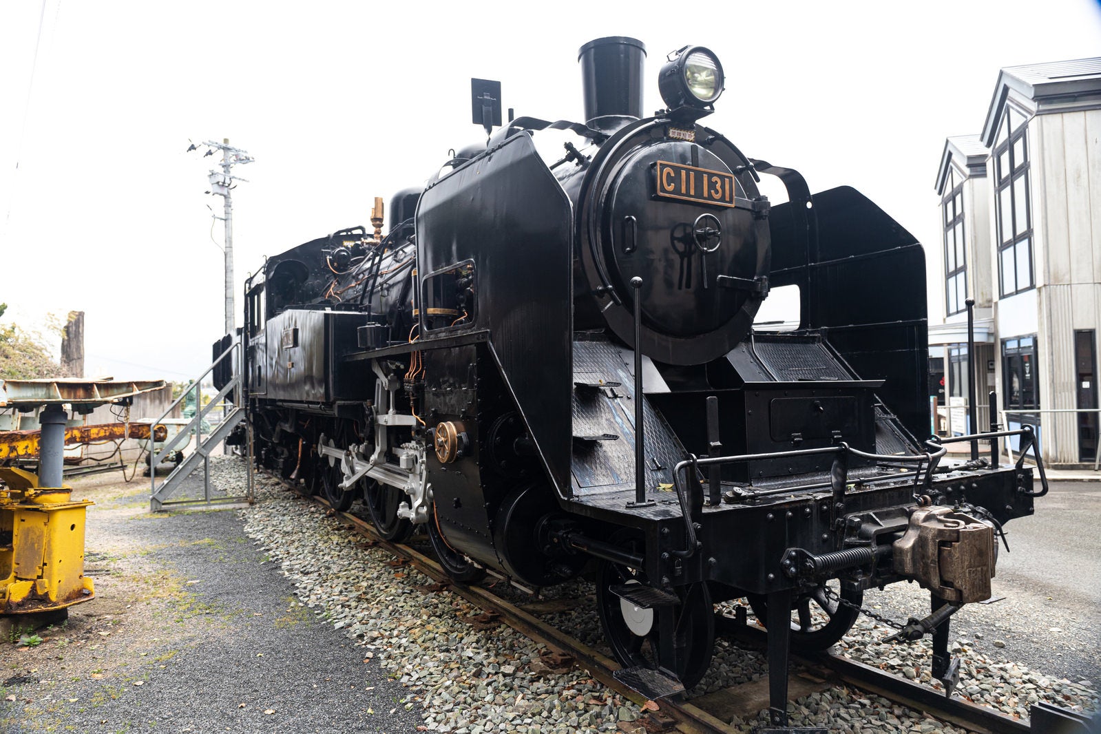 「直方市石炭記念館に展示されているC11131号蒸気機関車」の写真