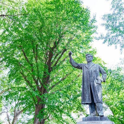 上野公園にある野口英世銅像の写真