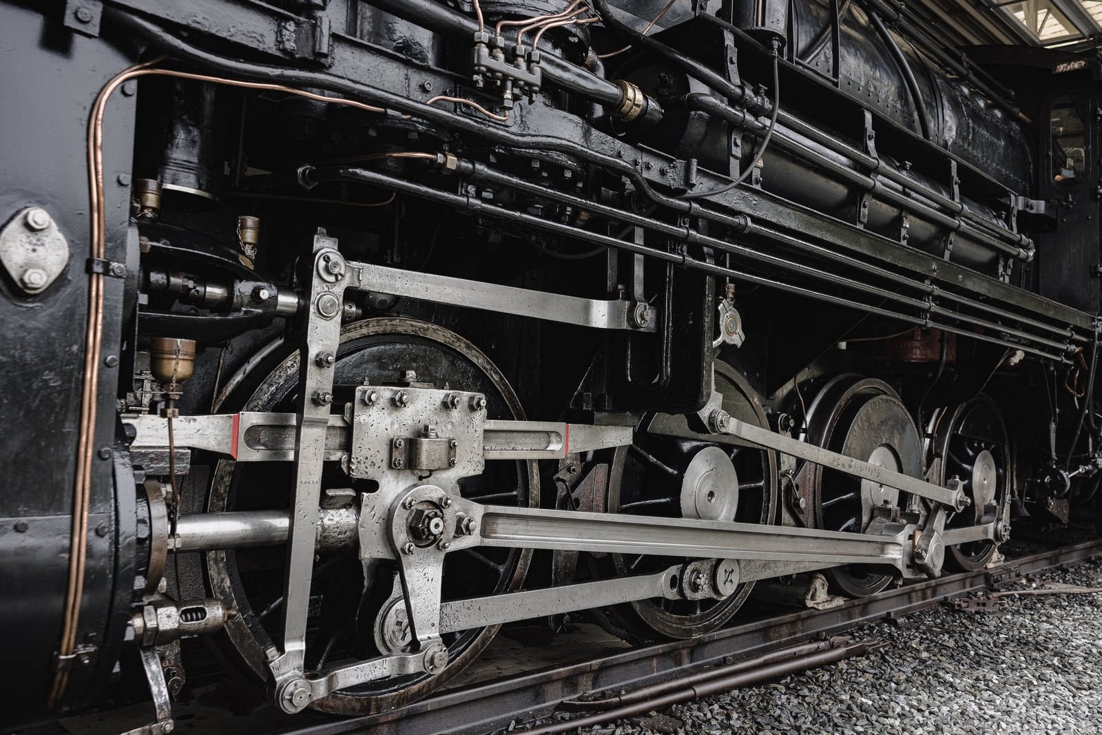 「蒸気機関車の足回り」の写真