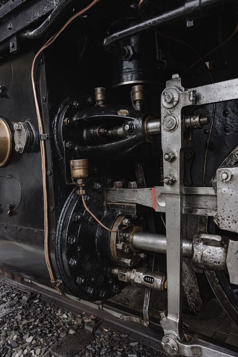 「蒸気機関車の動輪に繋がる部分」の写真