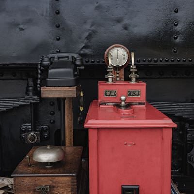 蒸気機関車の運転席の写真