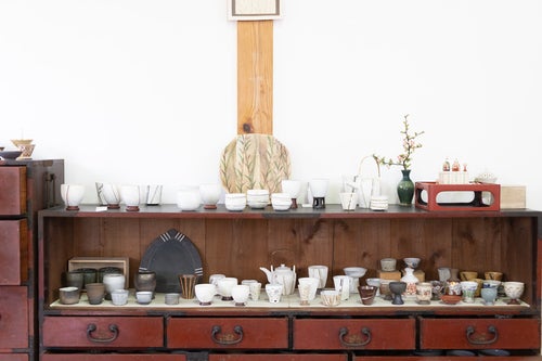 宮原隆窯で販売中の陶器類の写真