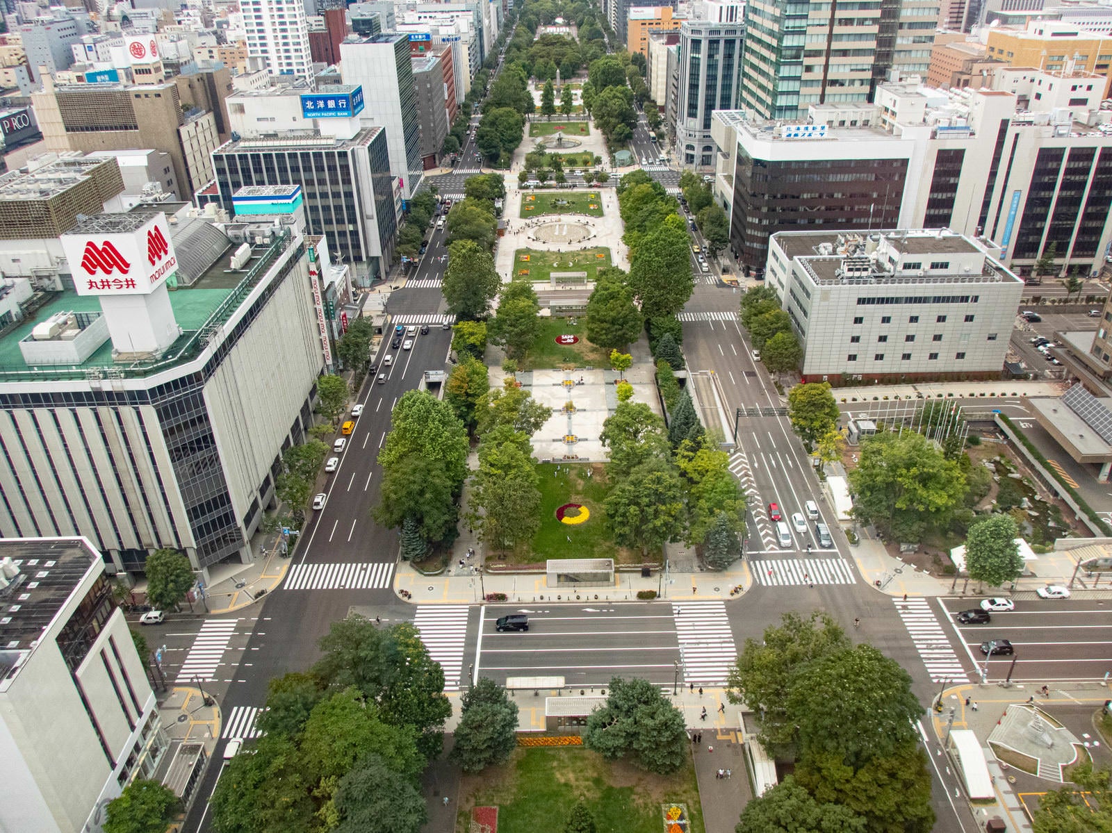 「札幌大通りを取り囲む風景」の写真