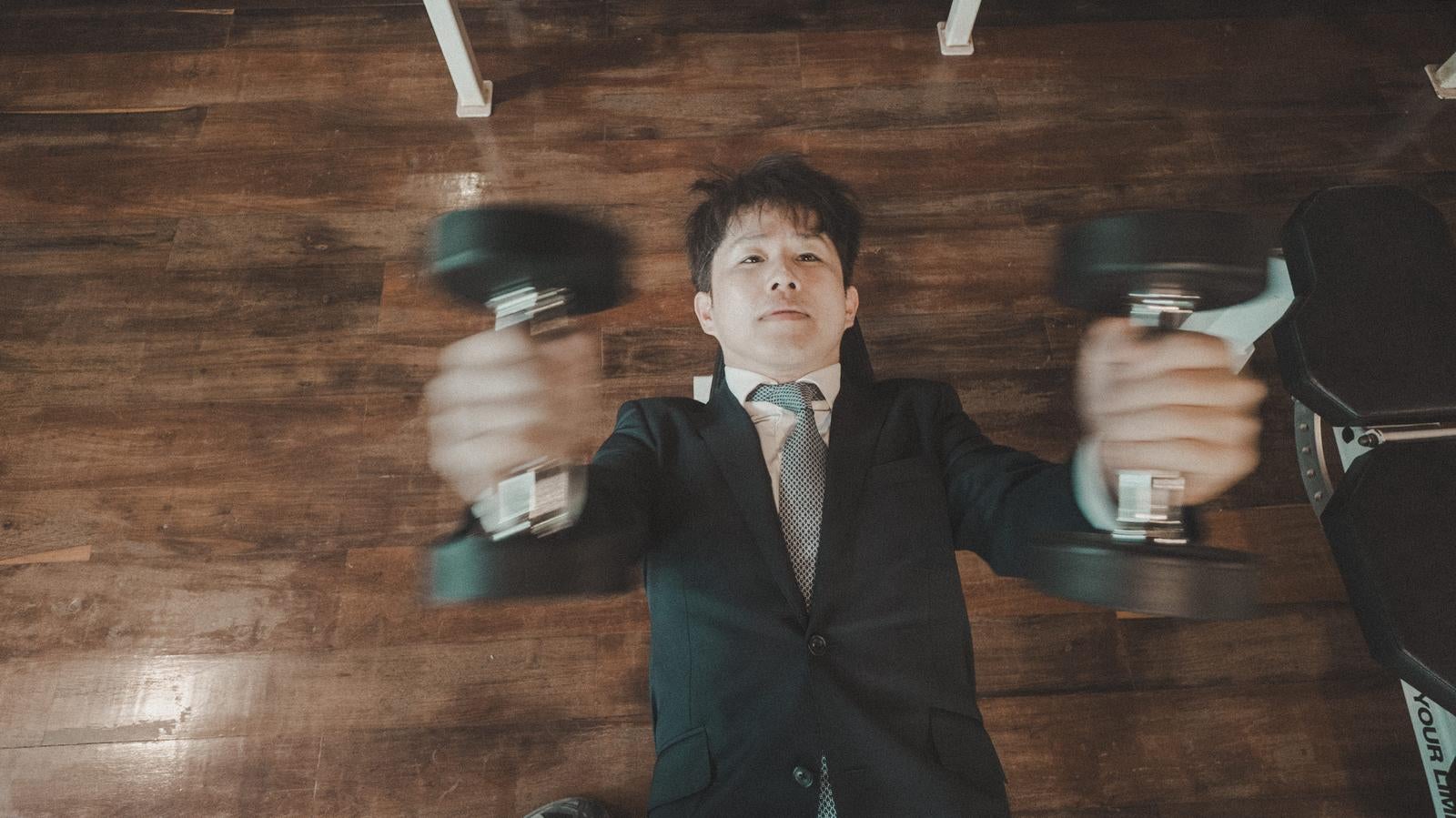 「あの人か、企画プランニングの「スクラップ＆ビルド」の意味間違えてる人は」の写真［モデル：野崎繁裕］