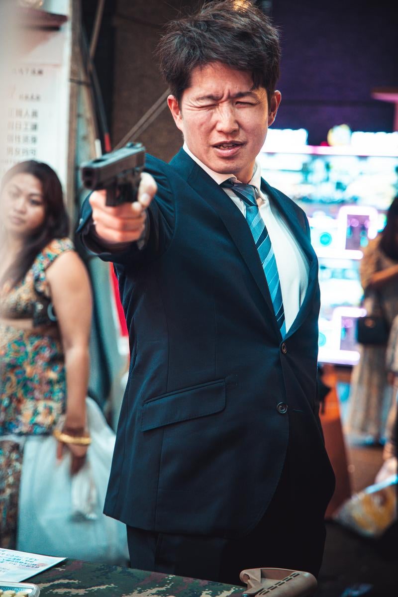 「上！左！右下？...変わったガン科の検査だな」の写真［モデル：野崎繁裕］