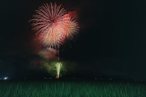 福島県の大玉村の花火大会の写真
