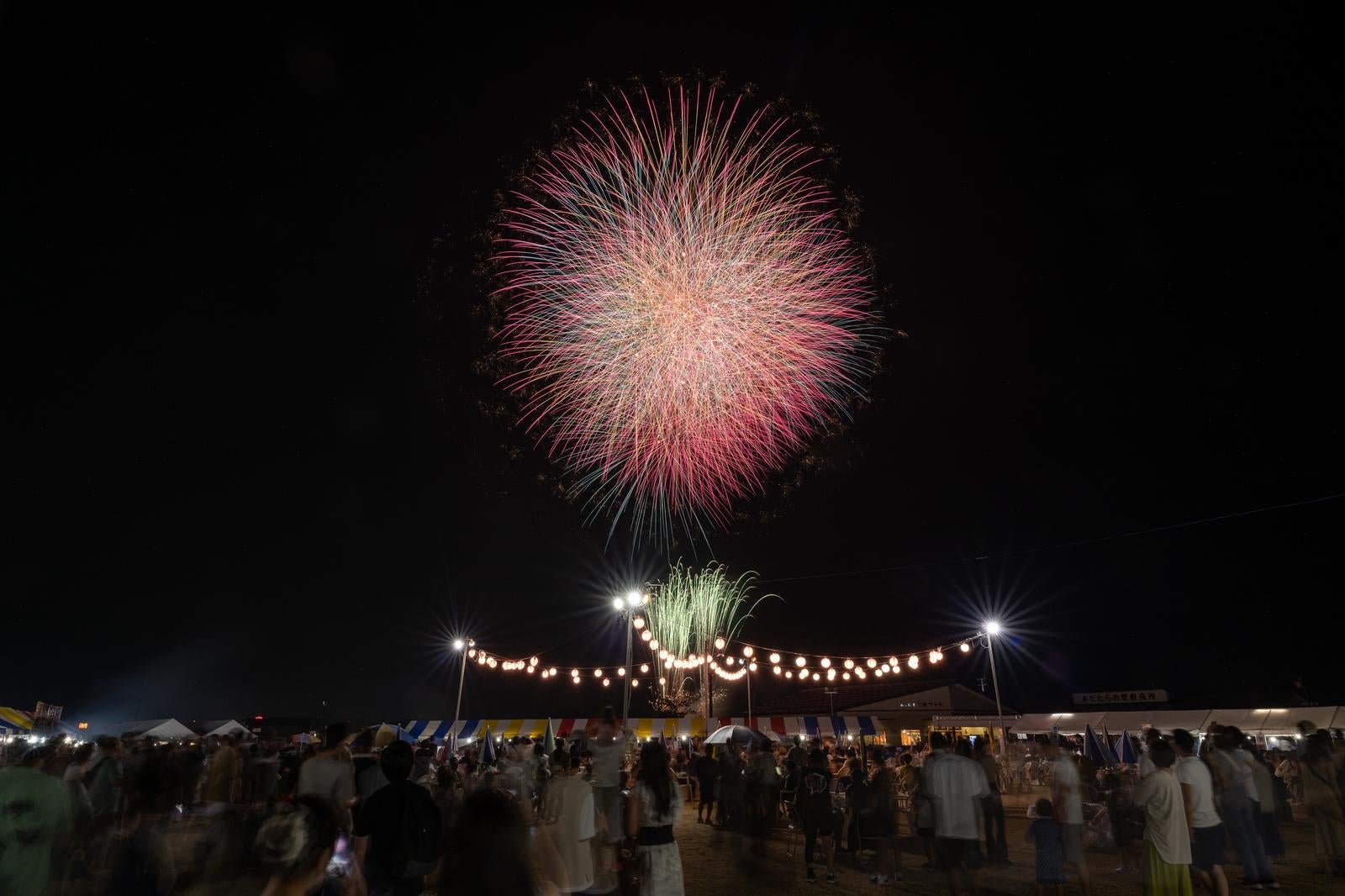 「大玉村の夜空を彩る大玉村花火大会の魅力」の写真