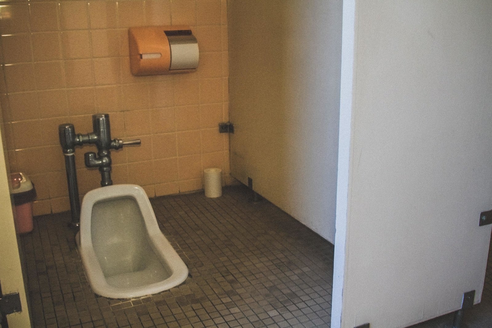 「不気味な和式トイレ」の写真