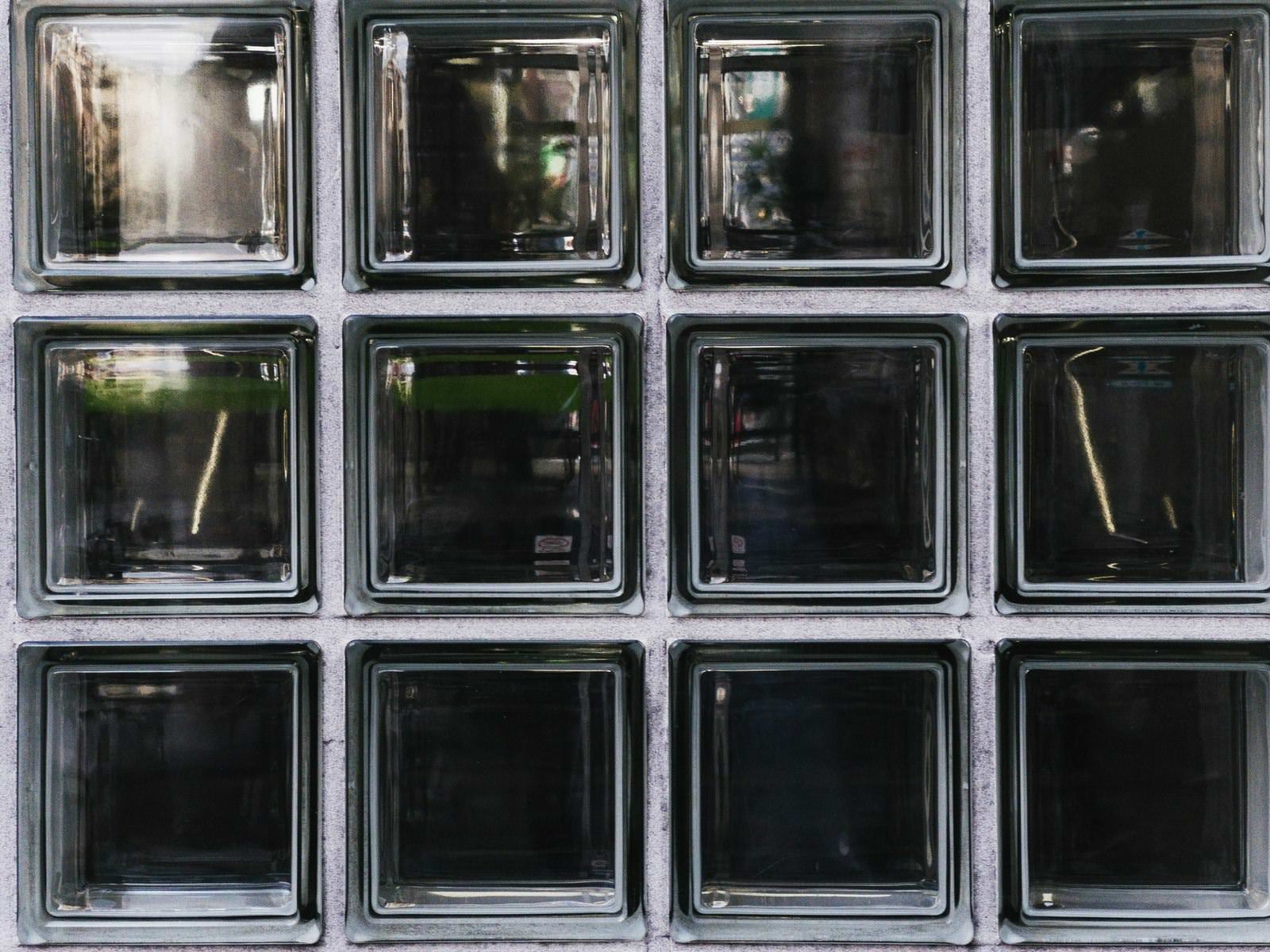 「ガラス建材ガラスブロックのテクスチャー」の写真