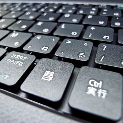 ノートPCのキーボード（日本語）の写真