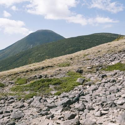 高山の自然が織りなす荒涼とした風景の写真