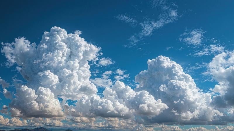 夏の日の積乱雲の写真