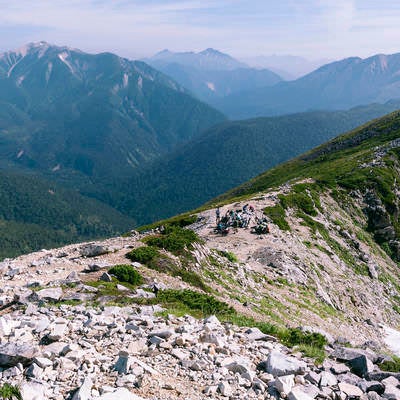 黒部五郎岳から立山方面を眺めるの写真