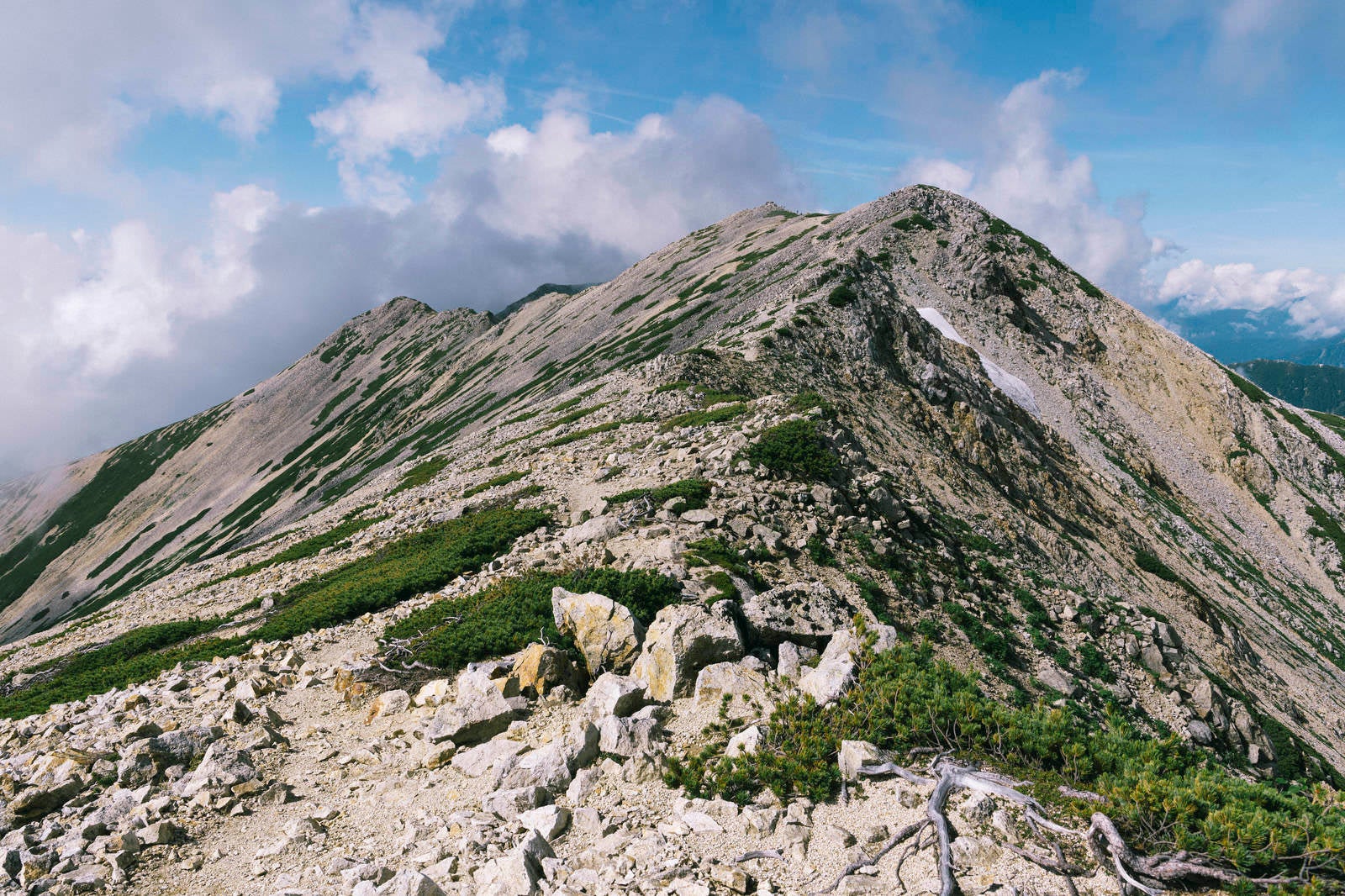 「薬師岳山頂への道」の写真