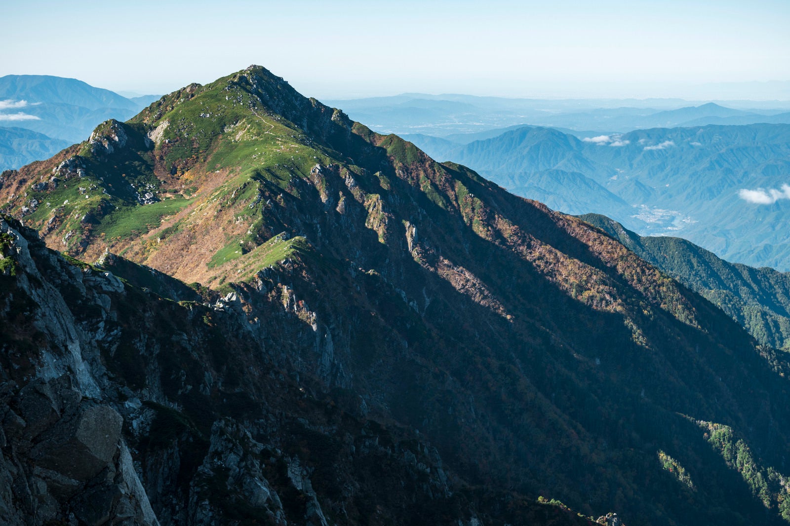 「乗越浄土から見る三ノ沢岳」の写真