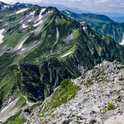 前劒付近から見る劒沢方面の景色（剱岳）の写真