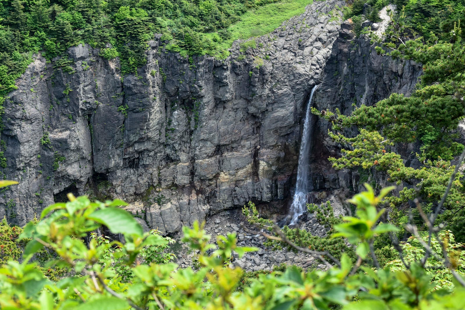 「安達太良山の白糸の滝」の写真