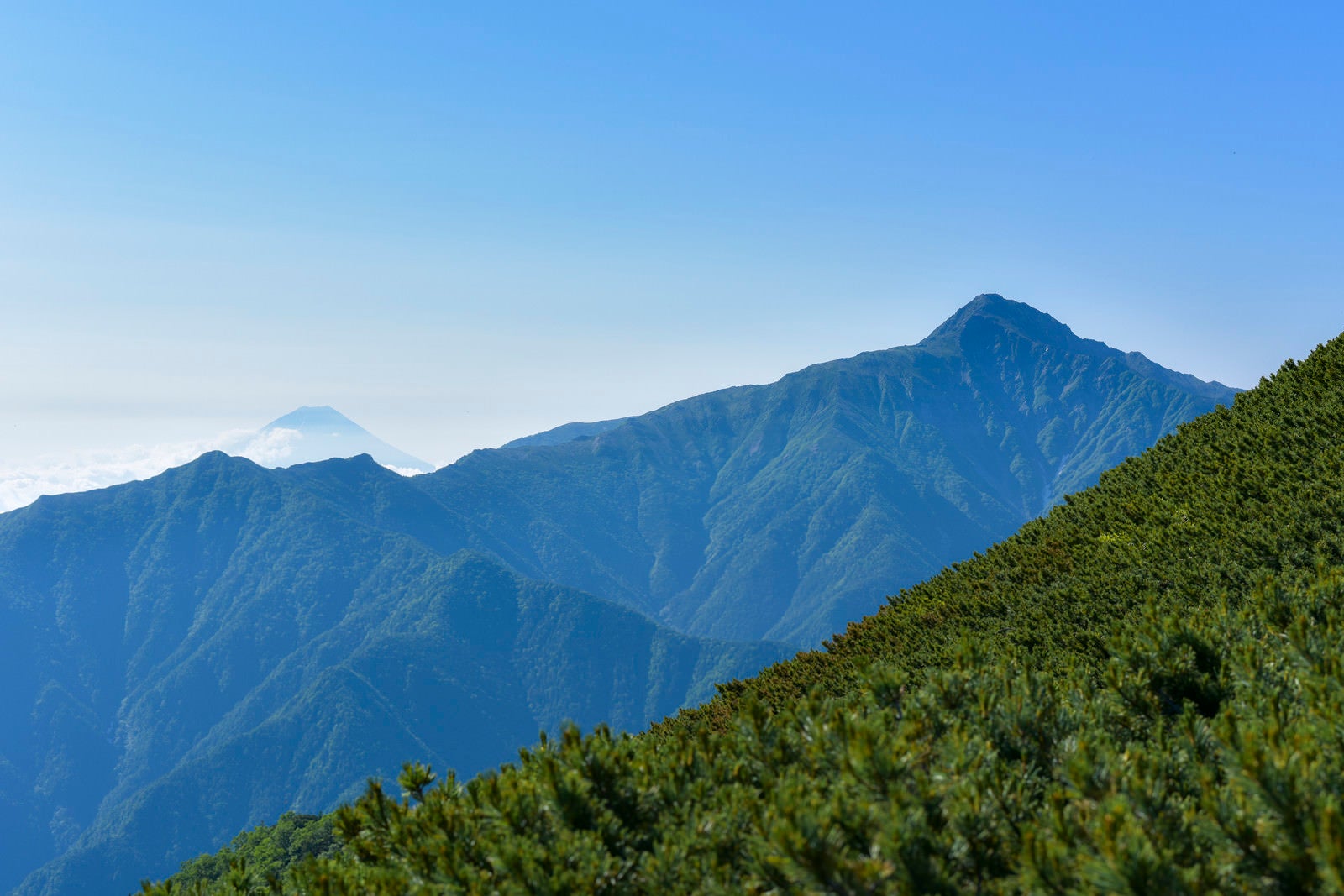 「日本1位と2位の高峰を見る（仙丈ヶ岳）」の写真