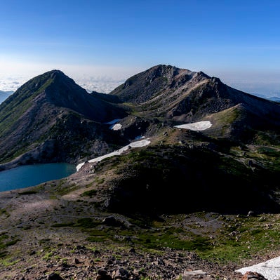 大汝峰から見る剣ヶ峰と御前峰の景色（白山）の写真