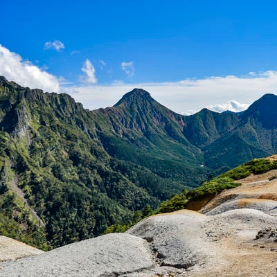 展望の良い赤岩の頭と八ヶ岳の景色（赤岳）の写真