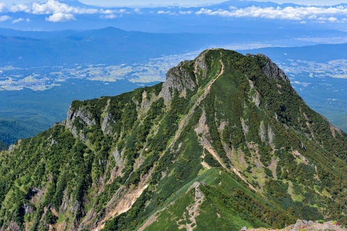 赤岳から見る阿弥陀岳（あみだだけ）の写真