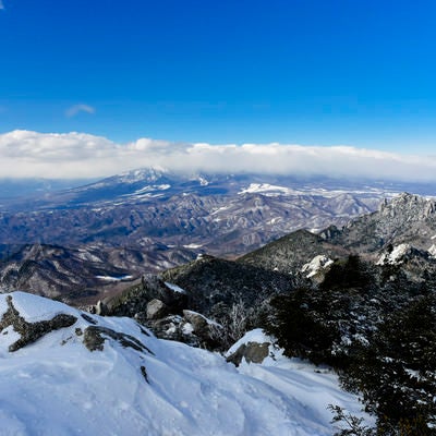 雲に包まれた八ヶ岳（金峰山）の写真