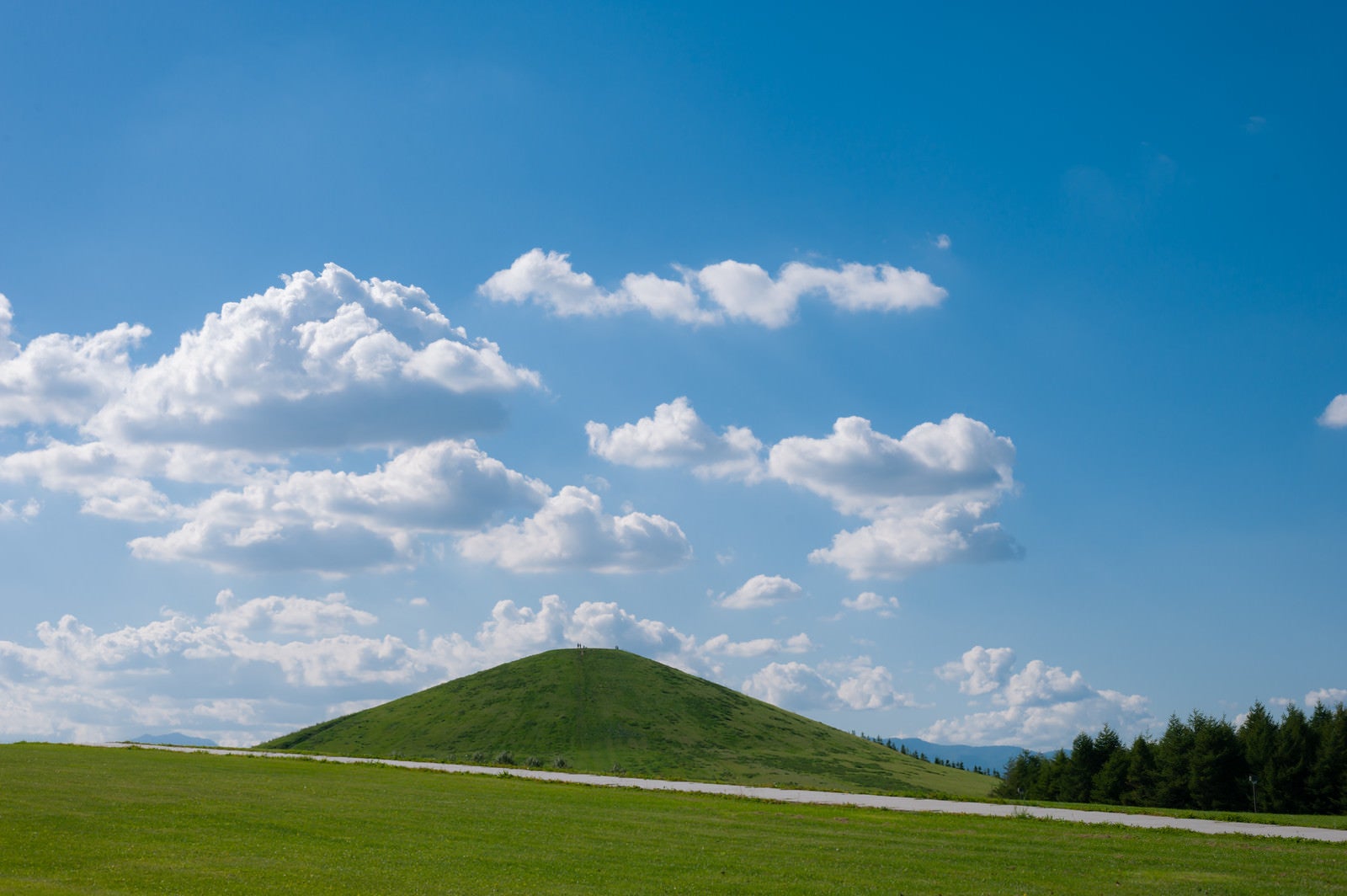 「モエレ山（北海道札幌市）」の写真