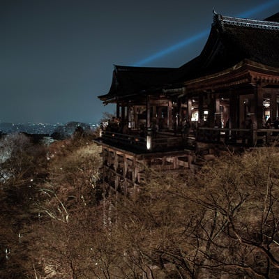京都の清水寺の夜景の写真
