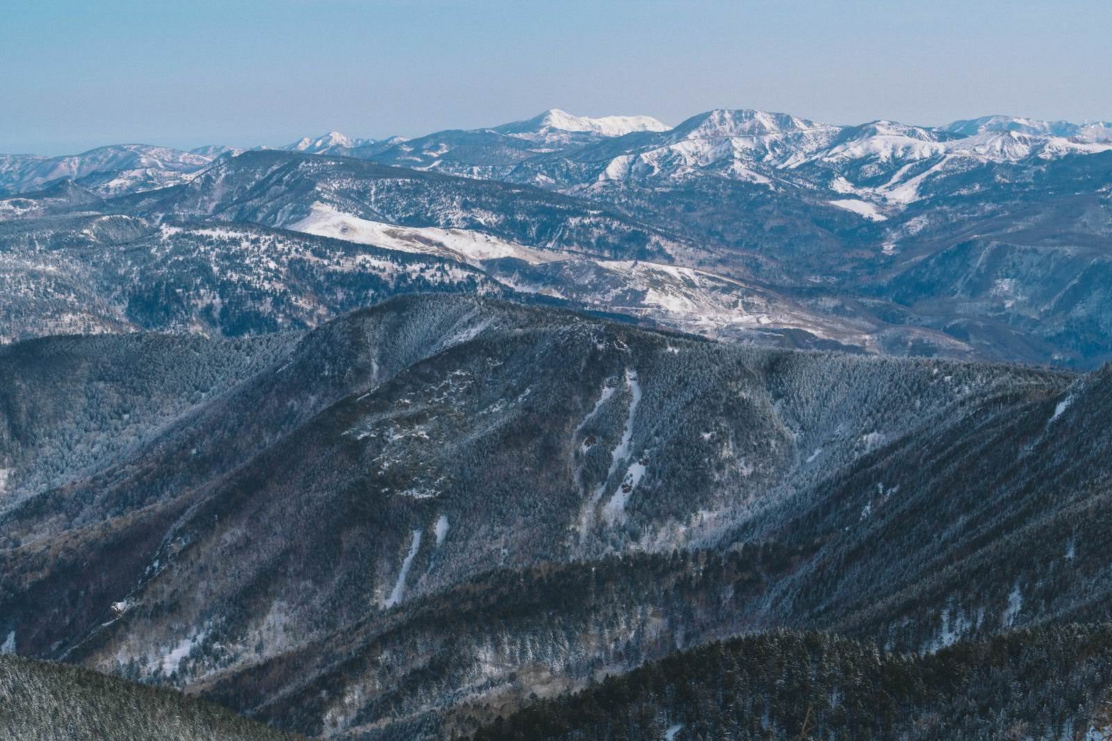 「四阿山山頂から見る志賀高原方面」の写真