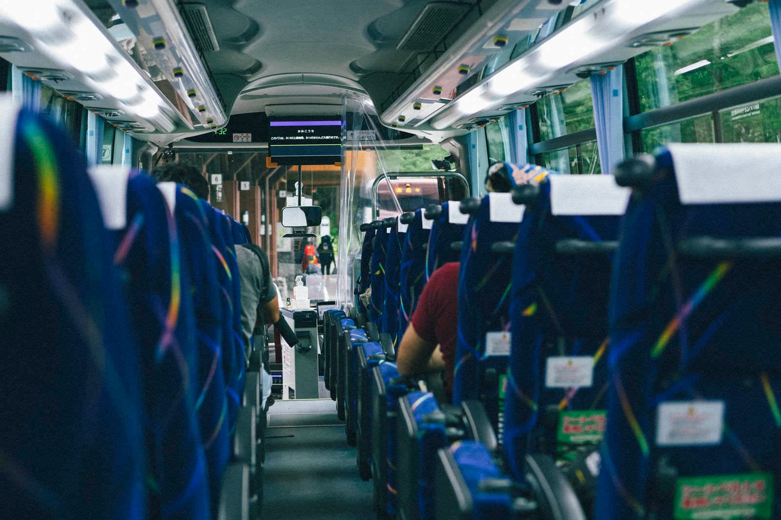 「沢渡へと向かうバス車内」の写真
