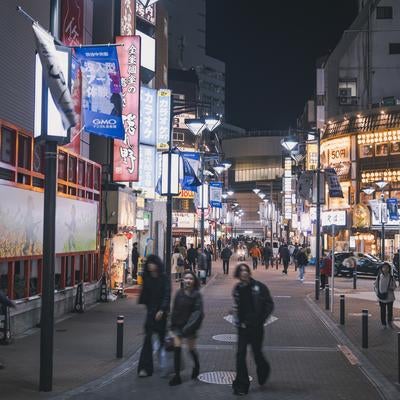夜の渋谷セルリアンタワー通りの写真